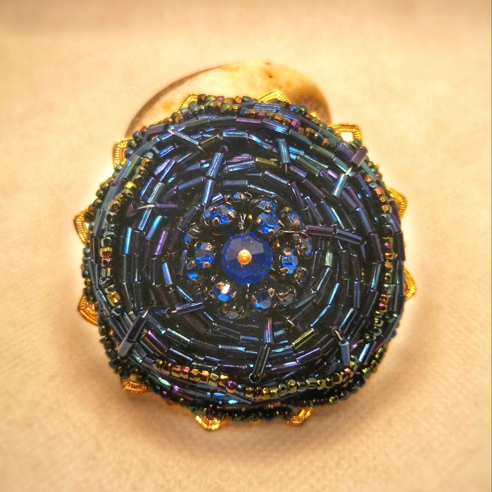 Unsigned vintage Miriam Haskell brooch